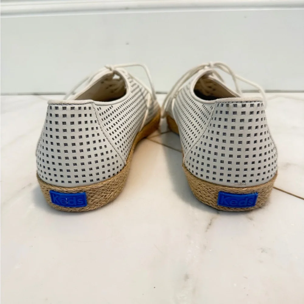 Keds women’s 10 white perforated flat pointed toe espadrille lace up shoes EUC - Picture 4 of 9